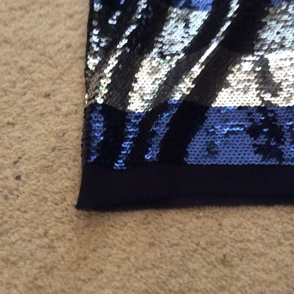 Vince Camuto - Picture 6 of 7